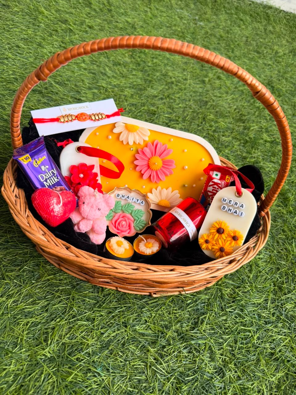 Bond of Love Premium Hamper